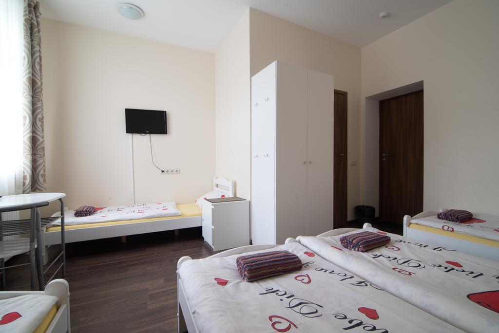 Happy Hotel Riga Exterior photo